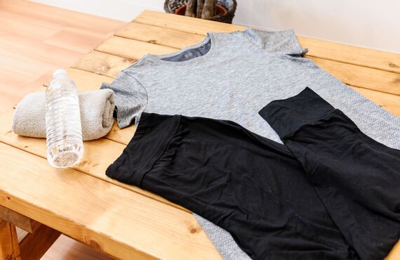 普段着に適したオリジナルパーカーやスウェットも人気です | オリジナルTシャツを制作するプリンティングササキ